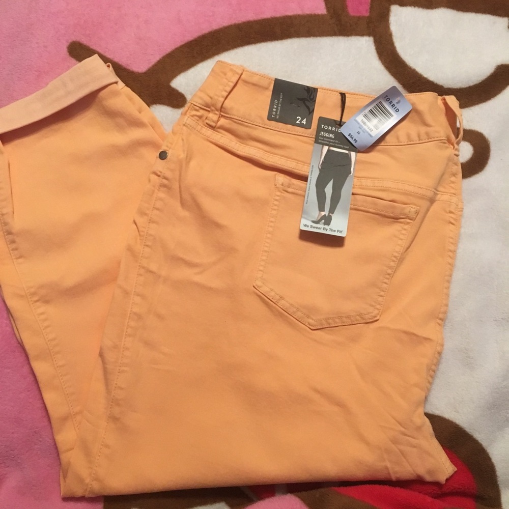 Torrid peach orange Cropped Jegging Size 22